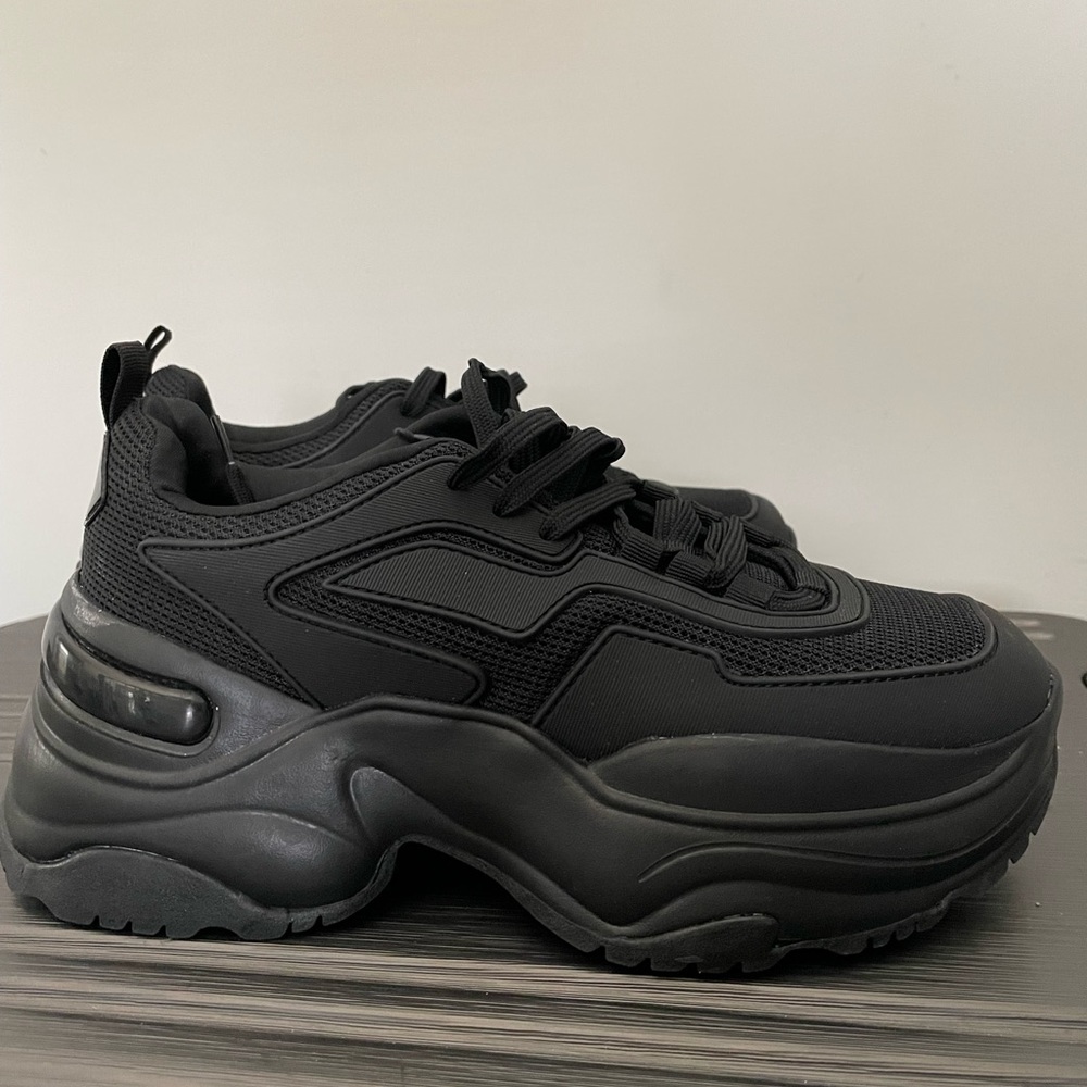Zara trainers, black